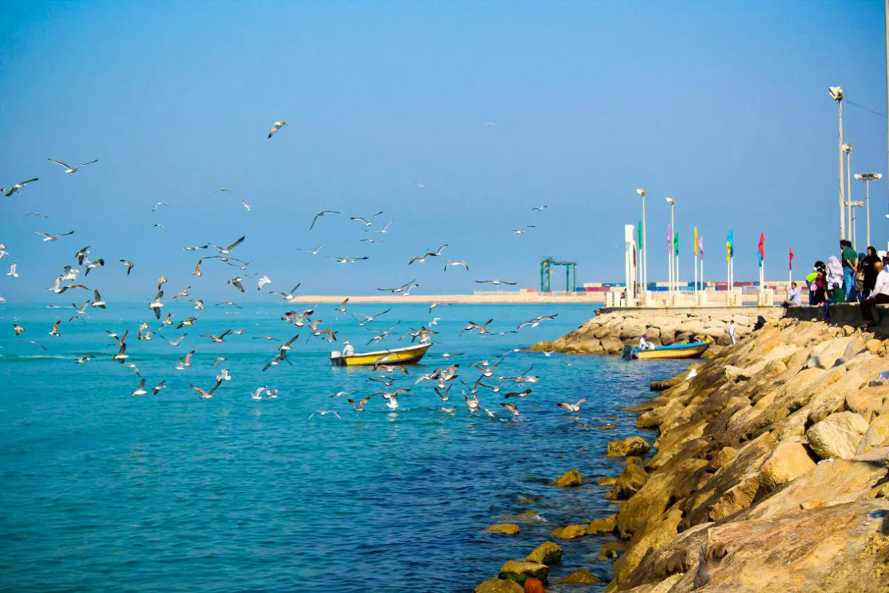  راه‌اندازی نخستین کشتی تفریحی مدرن در آب‌های بوشهر 