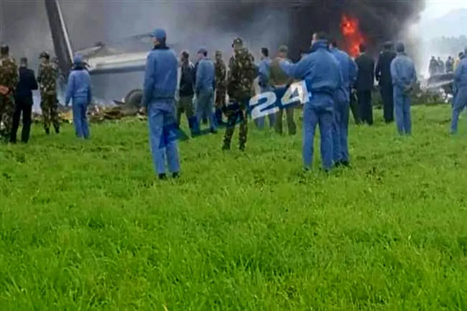 200 feared dead after military plane crash in Algeria