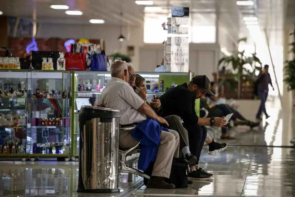 افزایش نظارت بر واحدهای تجاری فرودگاه مهرآباد در برابر گران‌فروشی