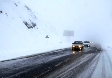 تردد در جاده‌های کوهستانی زنجان؛ فقط با زنجیر چرخ 