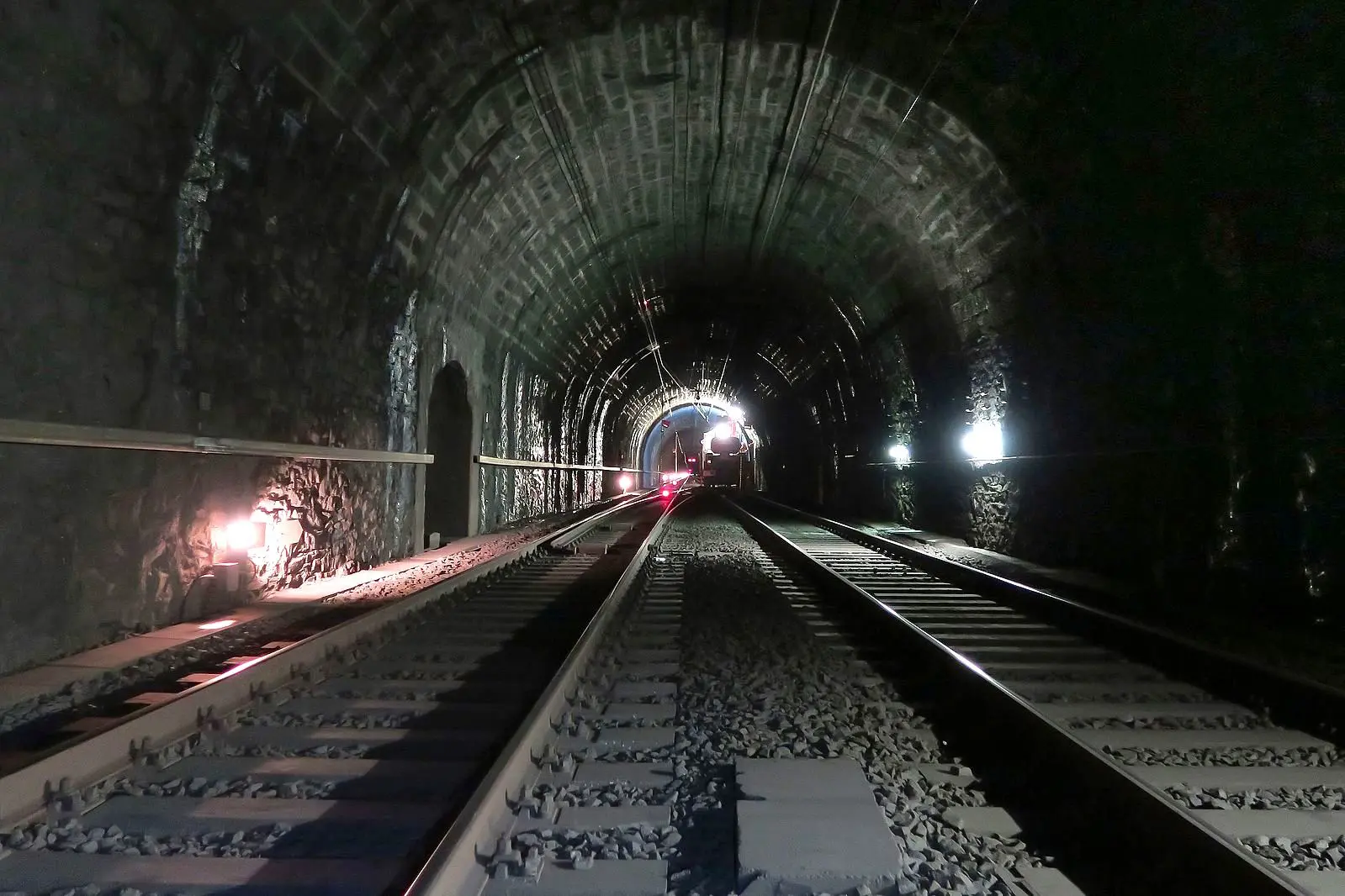 آغاز نمایشگاه تخصصی تجهیزات تونل و فضاهای زیرزمینی مترو 