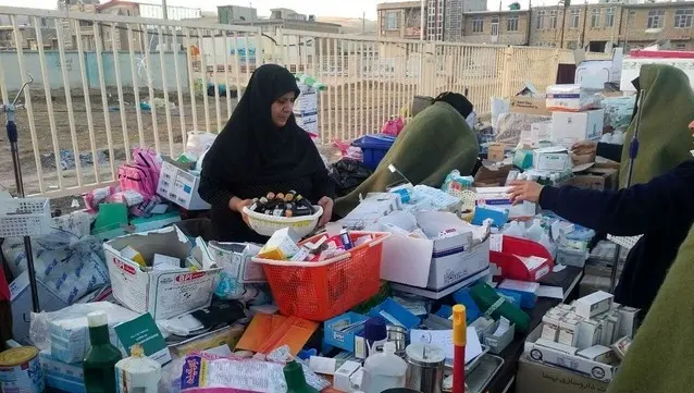 
اعلام مراکز جمع‌آوری کمک‌های مردمی به زلزله‌زدگان در تهران/ پتو و کنسرو نیاز اصلی
