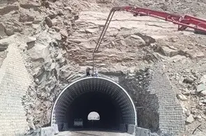 پیشرفت ۷۵ درصدی بازسازی تونل‌ های شهید میرزایی بندرعباس؛ پایان عملیات تا آذر ماه