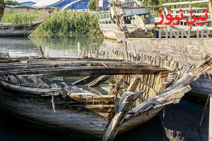 لنج‌های به گل نشسته اروندرود