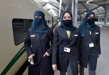 گزارش تصویری | زنان عربستانی راهبر قطار مترو در مکه و مدینه