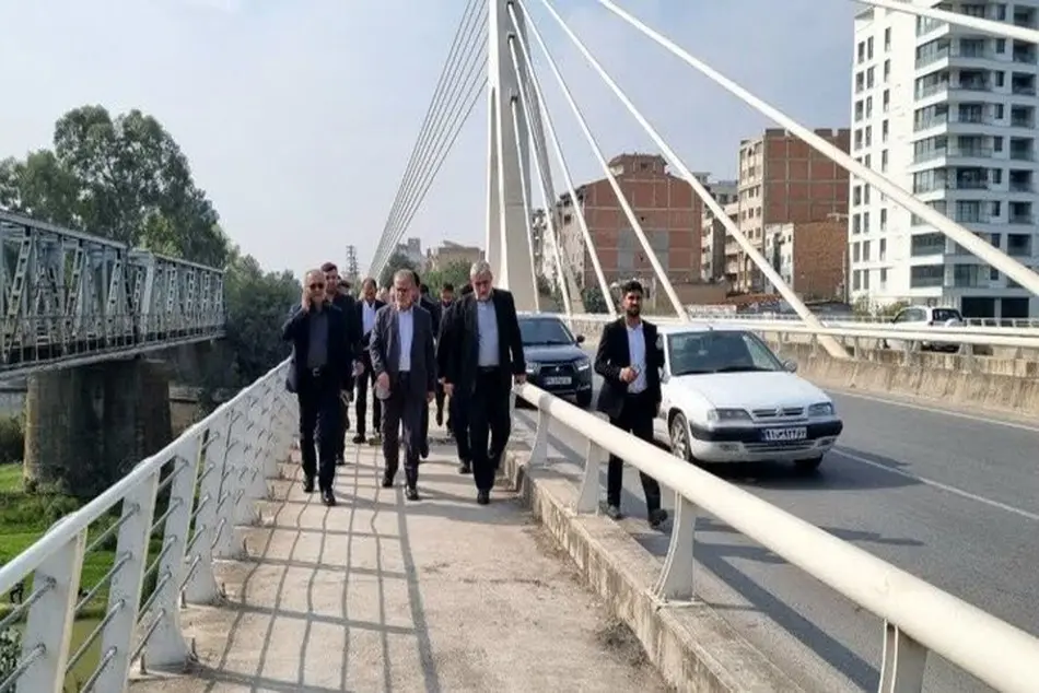 پوریانی: پروژه پل کابلی ساری زودتر تعیین تکلیف شود