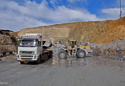اجرای عملیات راهسازی در ۵ کیلومتر از طرح تعریض و بهسازی جاده ارومیه - اشنویه 