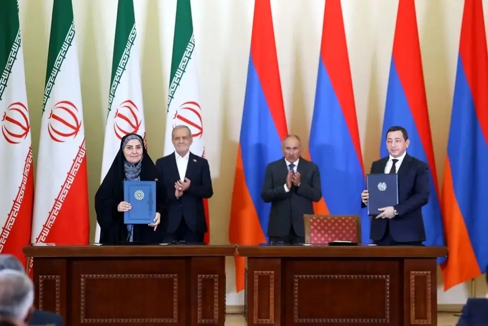 امضا تفاهم نامه همکاری مشترک میان وزیر راه و شهرسازی ایران و رئیس کمیته شهرسازی ارمنستان
