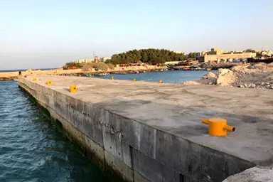 تأمین اعتبار برای تعمیر موج شکن بندر کری و پیگیری تکمیل اسکله دلوار