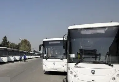 فیلم | گیر کردن اتوبوس مسافربری زیر پل زیرگذر ولیعصر 