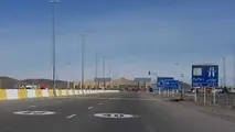 انتقاد یک راننده از نحوه جریمه کامیون‌ها در عوارضی ساوه همدان