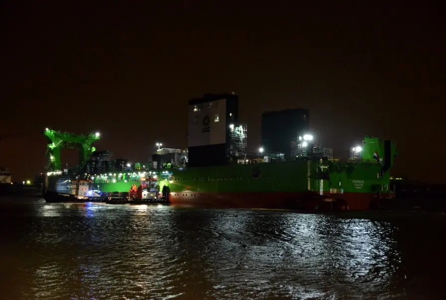World’s 1st LNG-Powered Cutter Suction Dredger Hits the Water