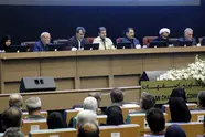 لزوم واگذاری تدریجی امور اقتصادی به بخش خصوصی 