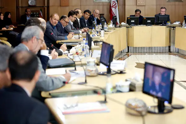 پاریس برای پیشبرد تمام پروژه‌های ریلی، هوایی و بندری ایران آمادگی کامل دارد