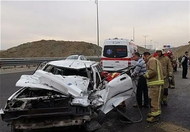 تصادف سه دستگاه خودرو سواری در اتوبان تهران-کرج