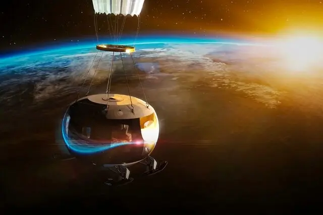 سفر هیجان انگیز  فضایی با بالن های 200 هزار دلاری  + عکس