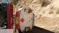 واژگونی تانکر حامل بنزین سوپر در محور سنندج به سروآباد
