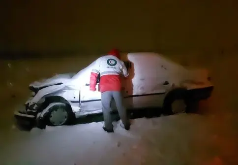 امدادرسانی هلال احمر اصفهان به ۳ هزار گرفتار در برف/ وقوع بیشترین حوادث در سمیرم