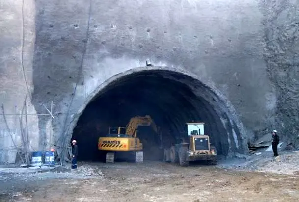 عملیات حفاری تونل باغان به طول ۱۸۸۴ متر به اتمام رسید