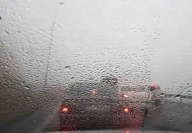 مه غلیظ صبحگاهی و کاهش دید افقی در محورهای مواصلاتی زنجان 