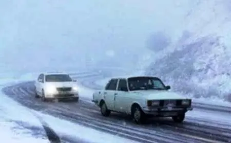 جاده تهم - چورزق در استان زنجان با کولاک روبرو است