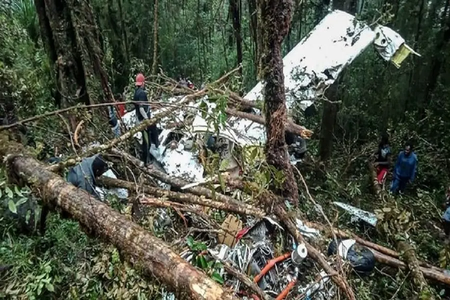 سقوط هواپیمای مسافری در اندونزی 8 کشته برجای گذاشت