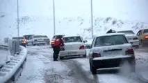 رهاسازی ۹۴۵ خودرو از برف