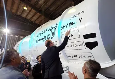 فیلم| واگن‌ های حمل بنزین ساخت ایران /آغاز فاز دوم ساخت واگن تخصصی حمل بنزین در کشور