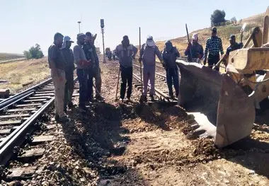 تعویض سوزن فرسوده P4 ایستگاه سمیه راه آهن منطقه اراک