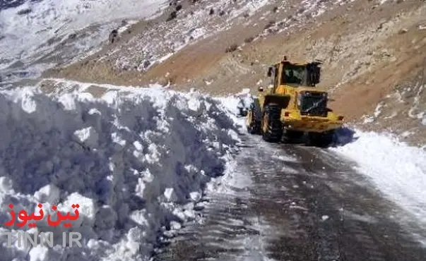 راه ارتباطی ۵۰ روستای الیگودرز براثر ریزش کوه مسدود شد