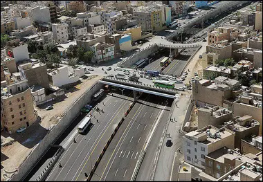 نقدی بر تخریب محله‌های قدیمی به نفع خودروها با احداث بزرگراه های غیرضروی در پایتخت