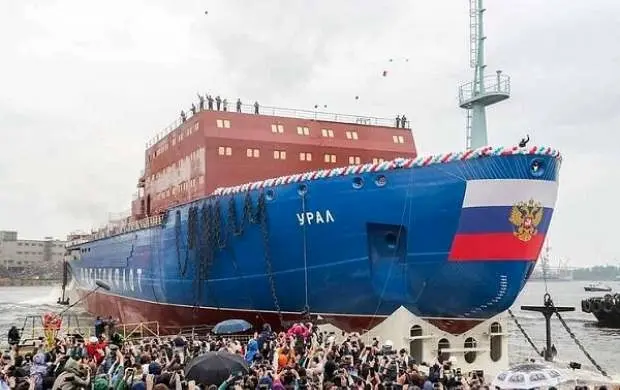 کشتی یخ‌شکن هسته‌ای جدید روسیه به آب انداخته شد