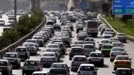 ترافیک سنگین در آزادراه تهران - قم/ محورهای ۶ استان بارانی است