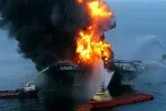 ۳ فوتی در حادثه حریق کشتی در بوشهر/ ۲ نفر محبوس هستند