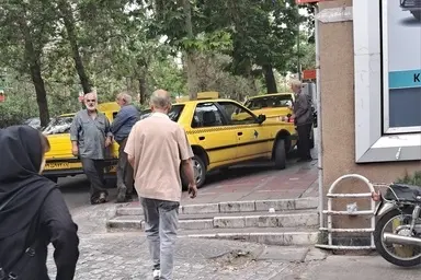 جولان خودروهای غیرمجاز در پایانه‌های تاکسیرانی تهران