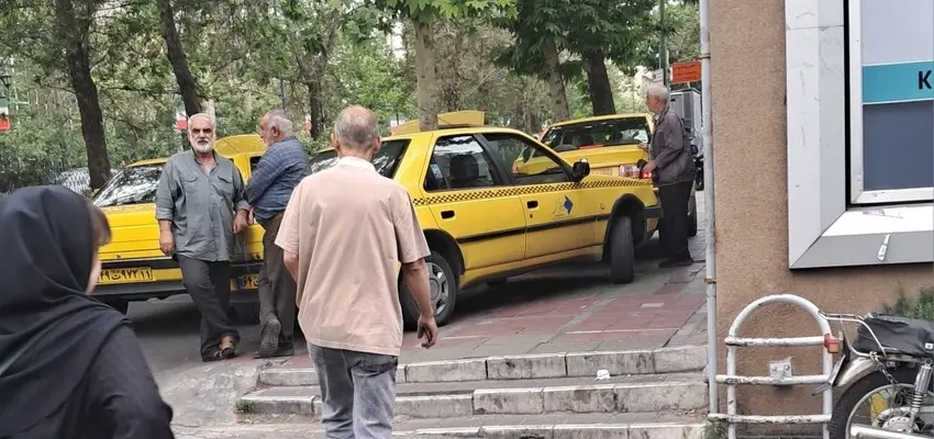 جولان خودروهای غیرمجاز در پایانه‌های تاکسیرانی تهران