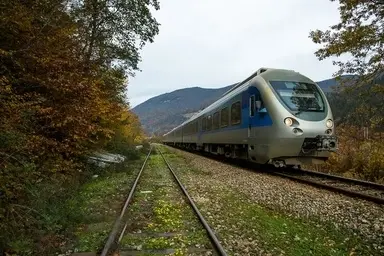 نخستین قطار پنج ستاره ساری مشهد از مازندران به حرکت درآمد 