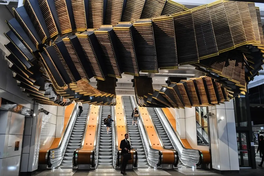 عکس/ طراحی راه‌آهن سیدنی با پله‌های چوبی