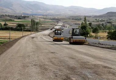 پیشرفت بالای احداث جاده ۴خطه شهرکرد - شلمزار 
