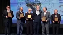 تقدیر از پیشکسوتان و دست اندرکاران راه سازی و سرمایه گذاری کشور 