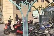  پارکینگ دوچرخه های همگانی یا توقفگاه موتورسیکلت ها؟/ چالش حمل و نقل پاک در شهر تهران