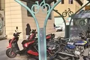  پارکینگ دوچرخه های همگانی یا توقفگاه موتورسیکلت ها؟/ چالش حمل و نقل پاک در شهر تهران