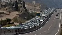 ترافیک سنگین در آزادراه قزوین_کرج_تهران/بارش برف و باران در محورهای مواصلاتی ۸ استان کشور 