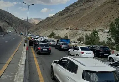 ترافیک سنگین در محور چالوس و آزادراه قزوین-کرج-تهران؛ محورهای هراز و فیروزکوه روان