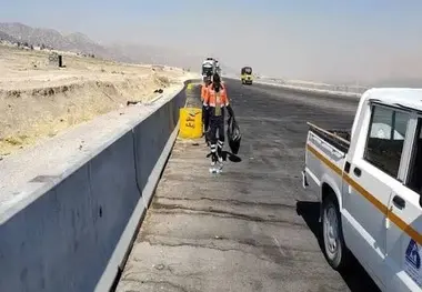 پاکسازی روزانه ۱۲۰۰ کیلوگرم زباله در آزادراه اصفهان شیراز