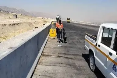 پاکسازی روزانه ۱۲۰۰ کیلوگرم زباله در آزادراه اصفهان شیراز