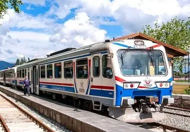 افزایش ۷۵ درصدی تعداد مسافر در راه آهن شمالغرب کشور 