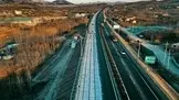 نیروگاه‌ خورشیدی روی بزرگراه‌ ها: راهکاری نوین برای درآمدزایی پایدار و توسعه انرژی پاک