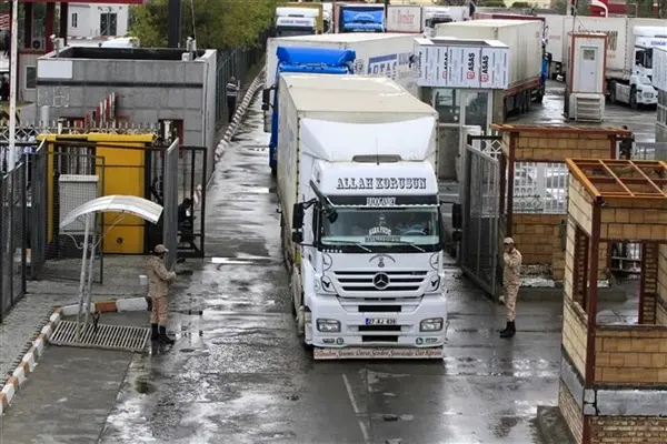 دلیل صف طولانی کامیون‌ها در مرز بازرگان مشخص شد