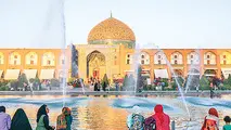 
توریست‌های غربی در میدان مغناطیسی ایران
